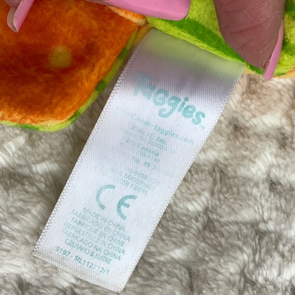 Taggies Plush Lion Squeeze Squeaker Hanging Stuffed Animal Toy - Picture 7 of 9